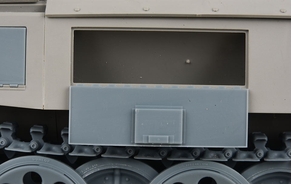AFV Modeller 16314 dettaglio 1:16 Sd.Kfz.251 sportelli