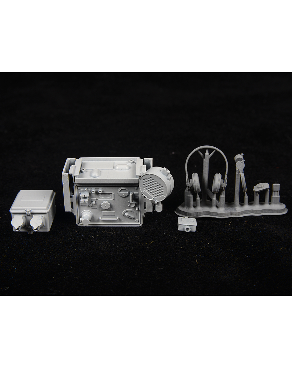 AFV Modeller 16133 Sd.Kfz. 250 251 radio kit dettaglio 1:16