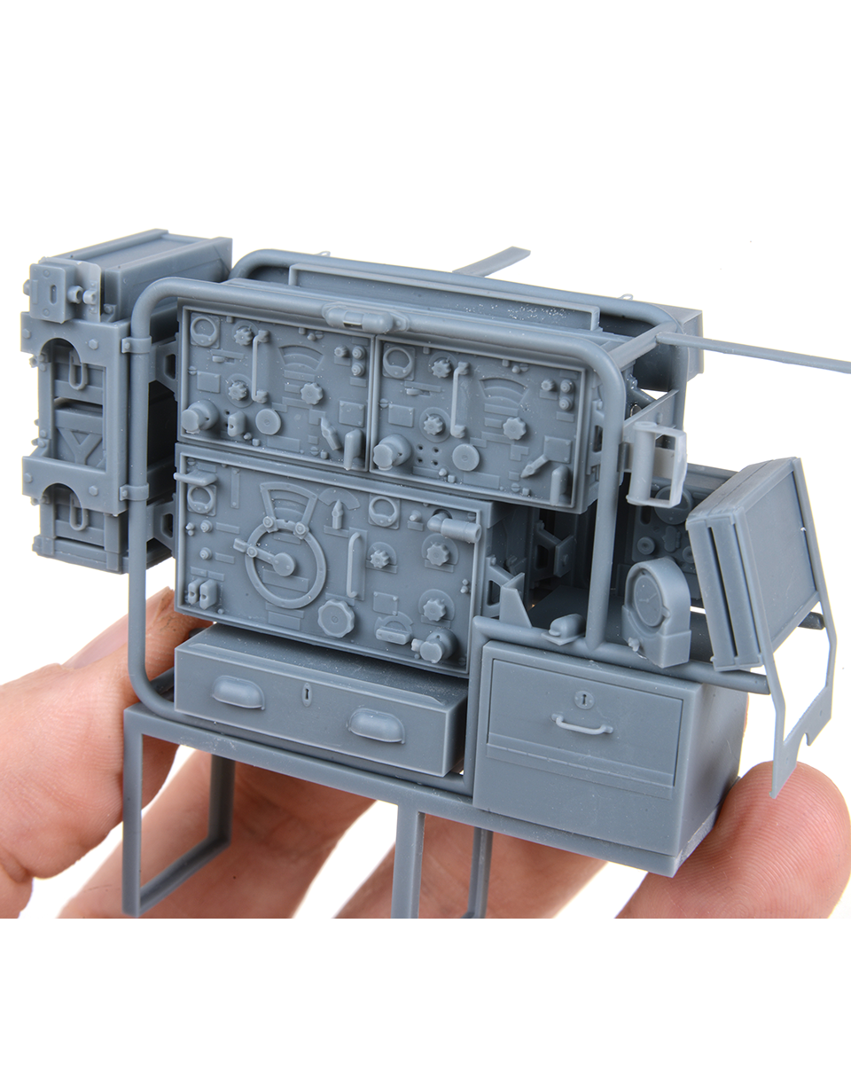 AFV Modeller 16142 Sd.Kfz. 251/3 kit dettaglio 1:16 radio