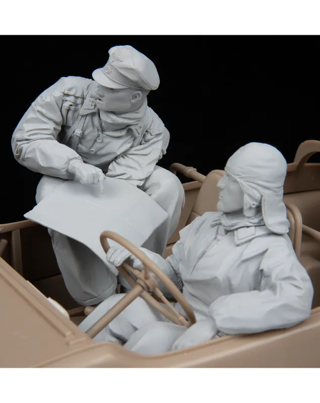 AFV Modeller Ardennes Schwimmwagen Crew figure 1:16
