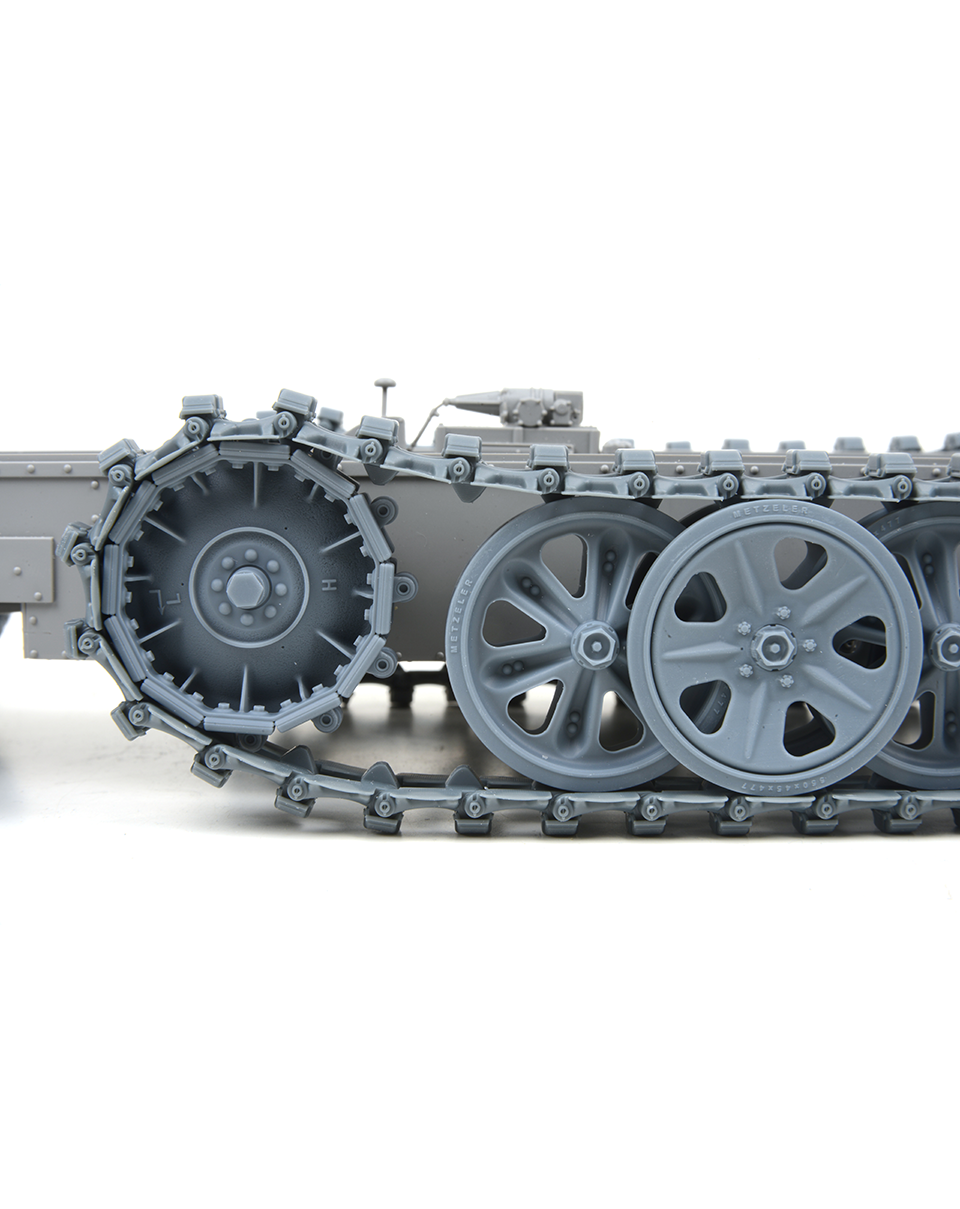 AFV Modeller 16246 Sd.Kfz.250 corona motrice 1/16