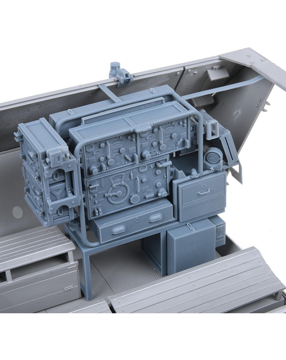AFV Modeller 16142 Sd.Kfz. 251/3 kit dettaglio 1:16 radio