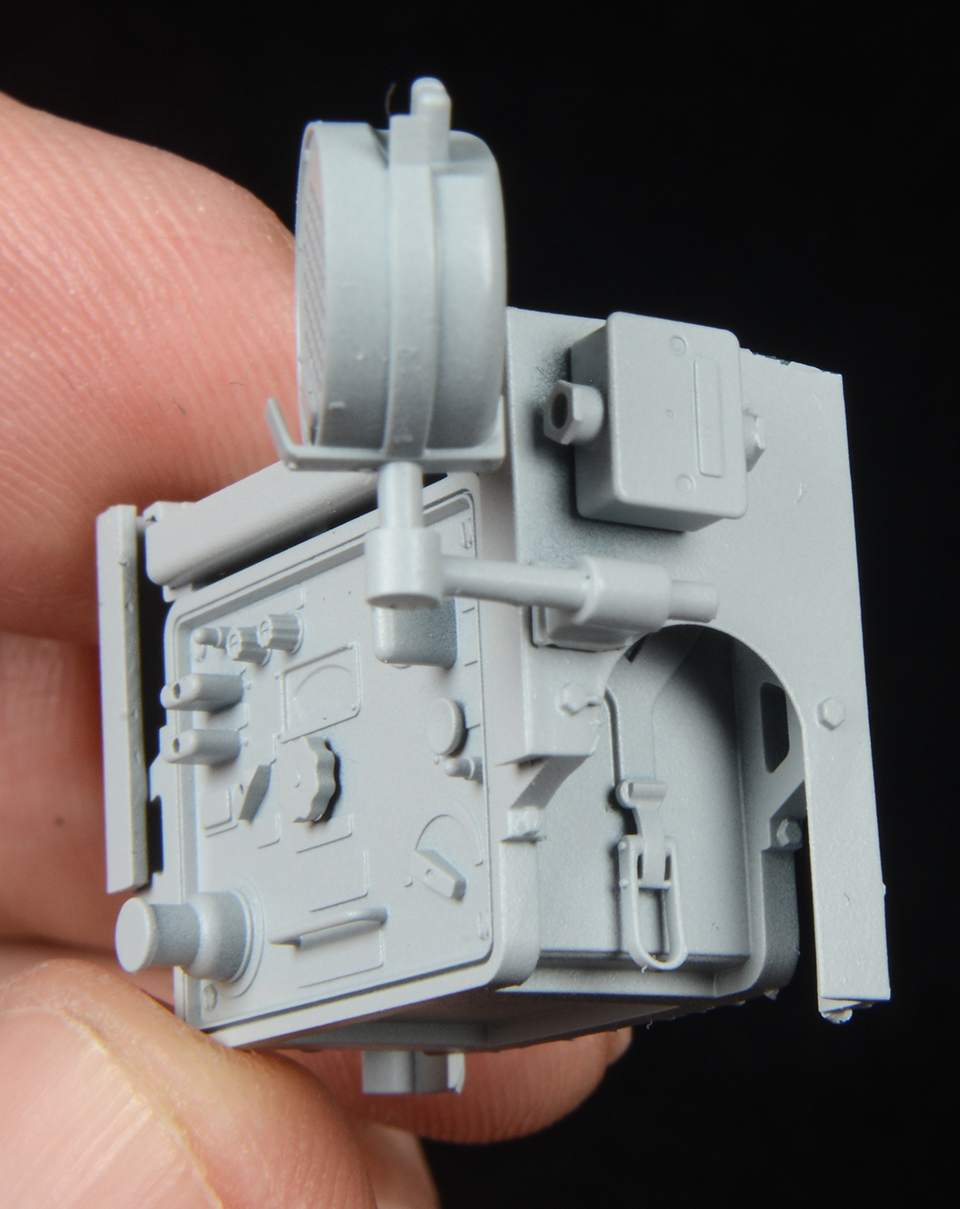 AFV Modeller 16133 Sd.Kfz. 250 251 radio kit dettaglio 1:16