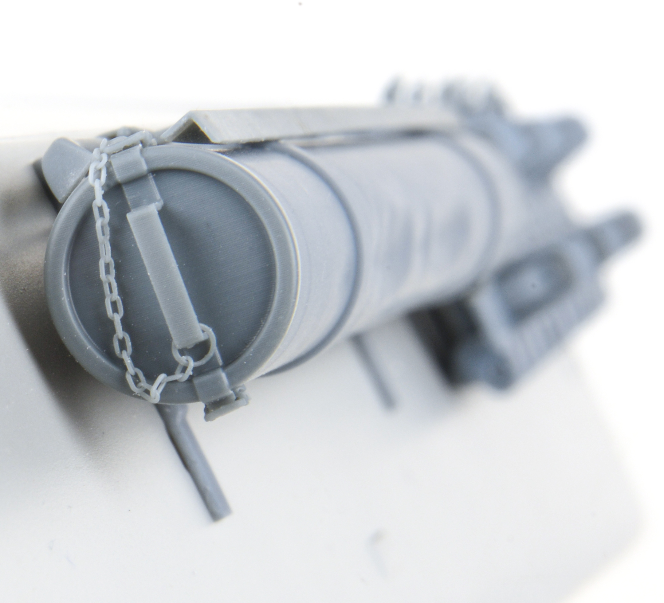 AFV Modeller 16332 Panther contenitore scovoli 1:16 ammaccato