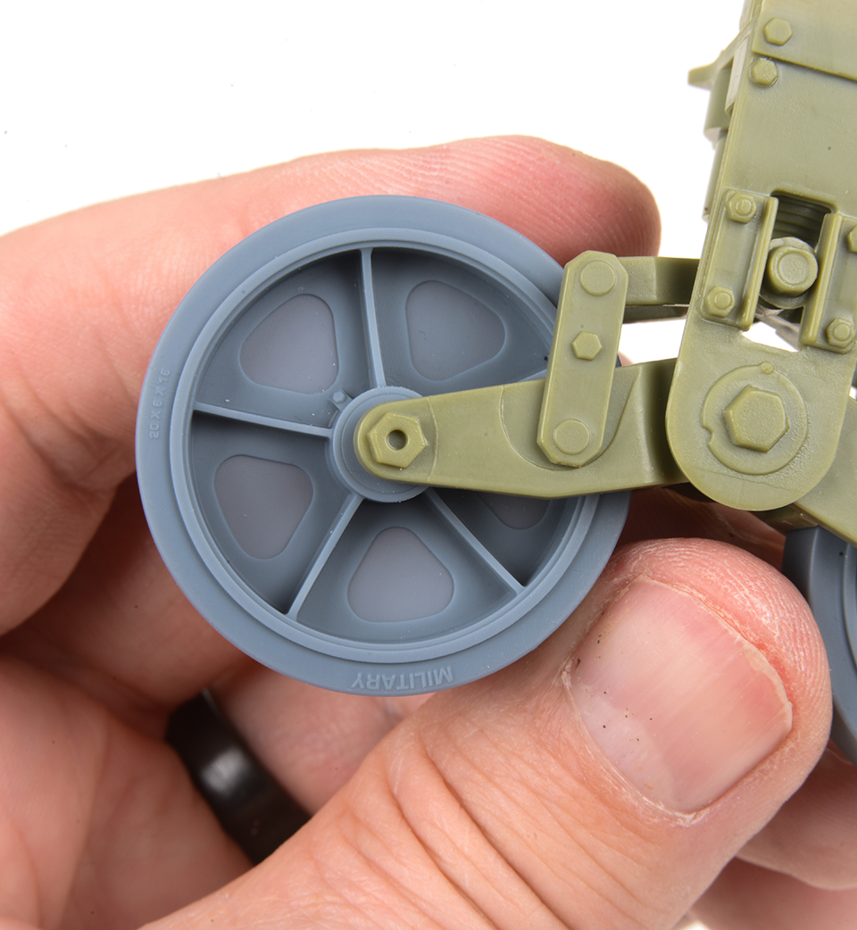 AFV Modeller 16280 M5 Stuart ruote 1:16 set 8 pezzi