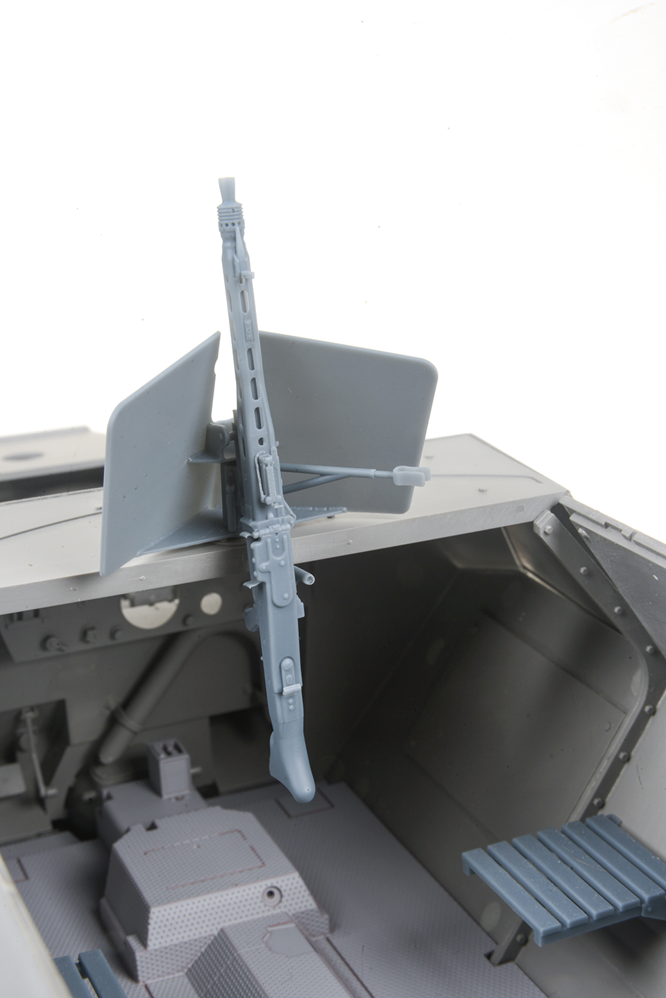 AFV Modeller 16302 Sd.Kfz. 251 MG42 Shield Mount dettaglio 1:16