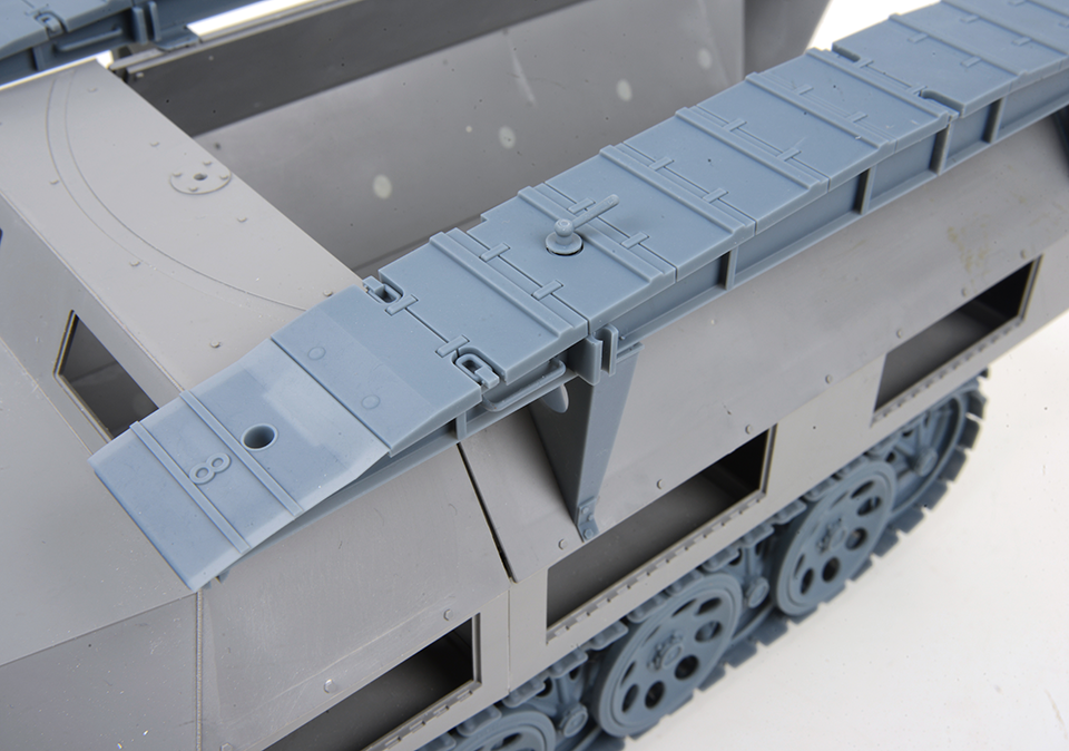 AFV Modeller 16336 Sd.Kfz. 251/7 kit dettaglio 1:16 ponte
