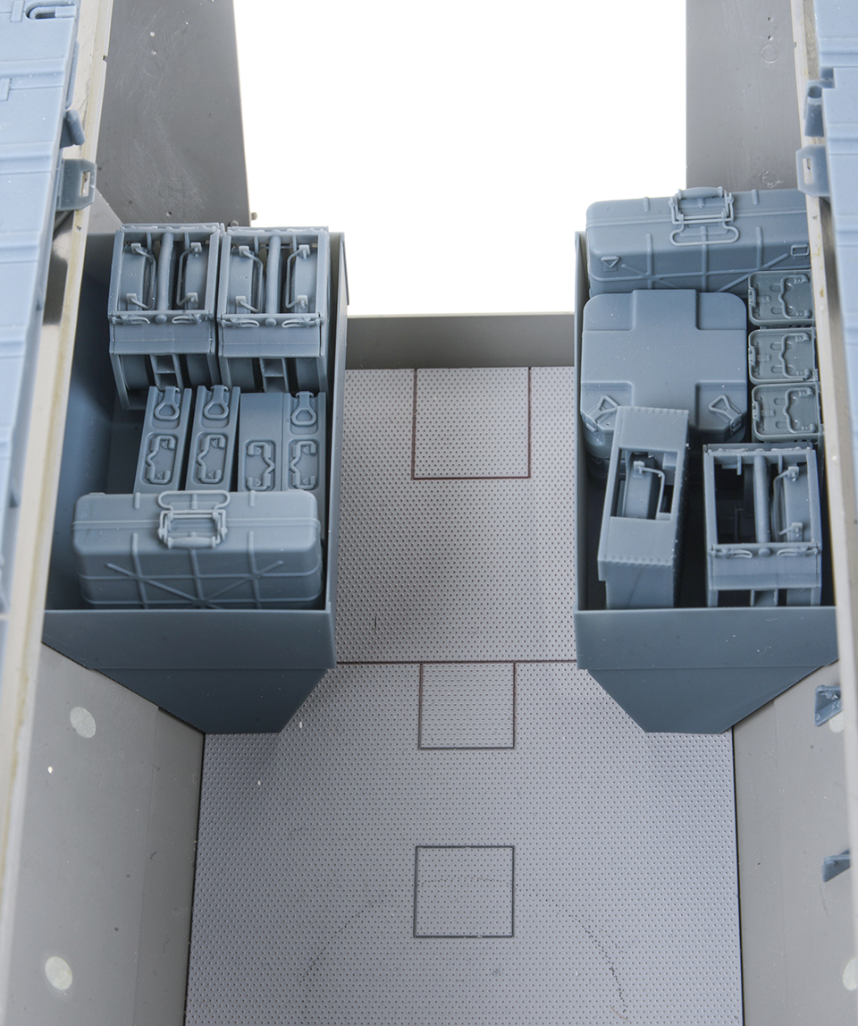 AFV Modeller 16341 1:16 Sd.Kfz. 251/7 Pioneerpanzerwagen Interior Stowage Set