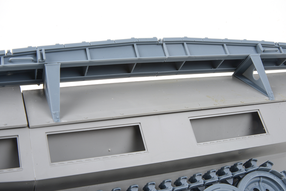 AFV Modeller 16336 Sd.Kfz. 251/7 kit dettaglio 1:16 ponte