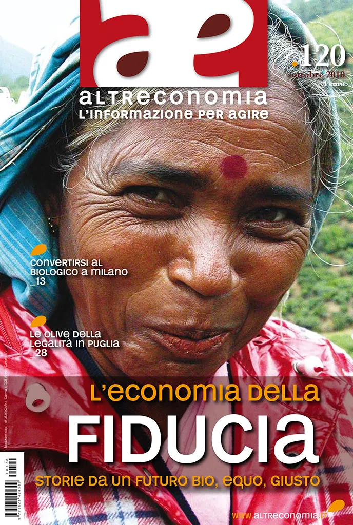Altreconomia 120 L'economia della fiducia rivista copia singola