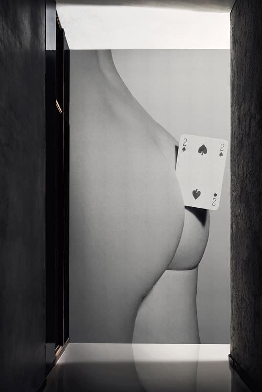 TOILETPAPER Bye Bye carta da parati grigia 200x310 cm