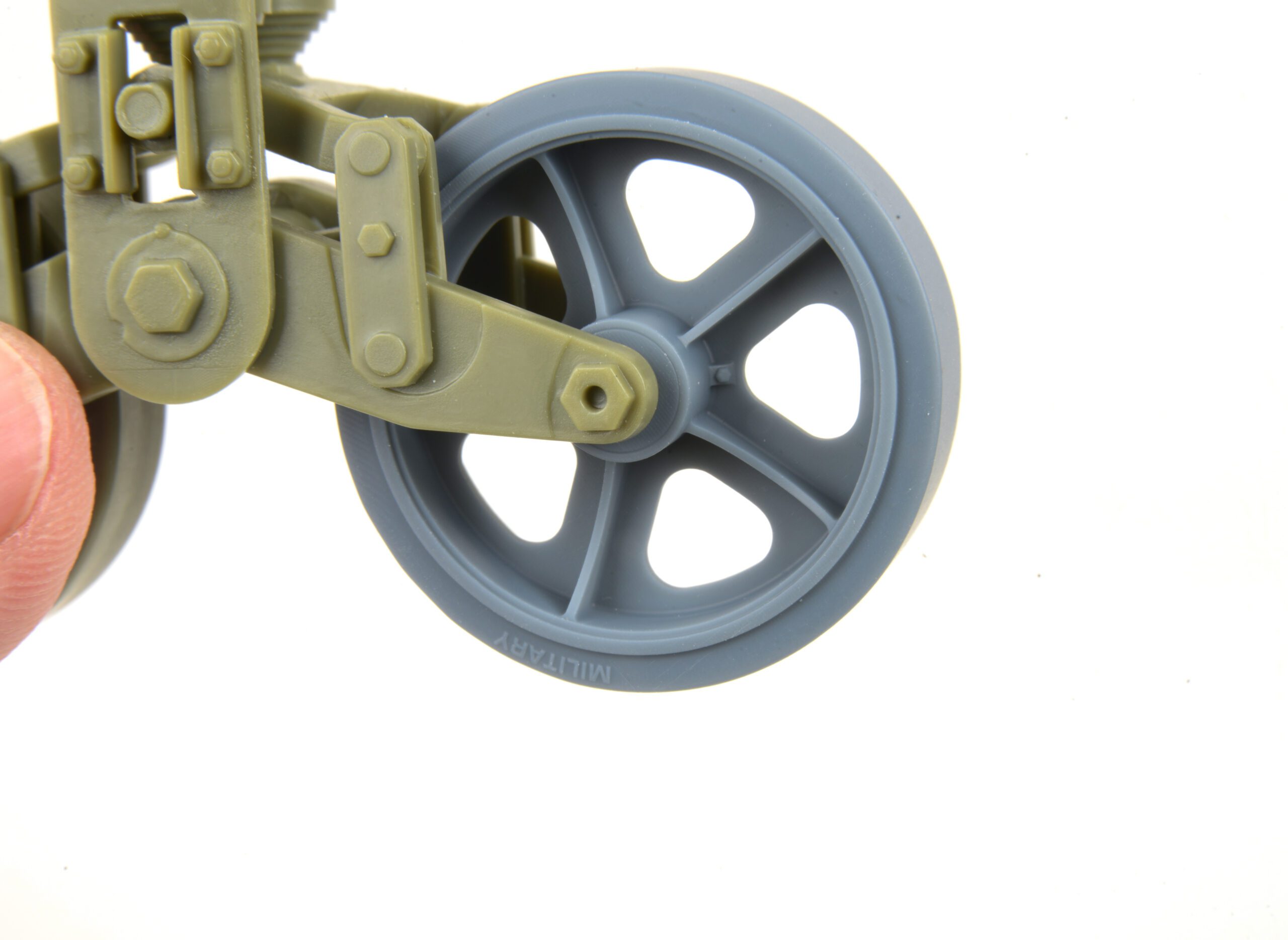 AFV Modeller 16279 ruote 1:16 M5 Stuart M8 traforate