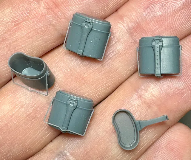 AFV Modeller 16306 set gavette tedesche 1:16 dettaglio