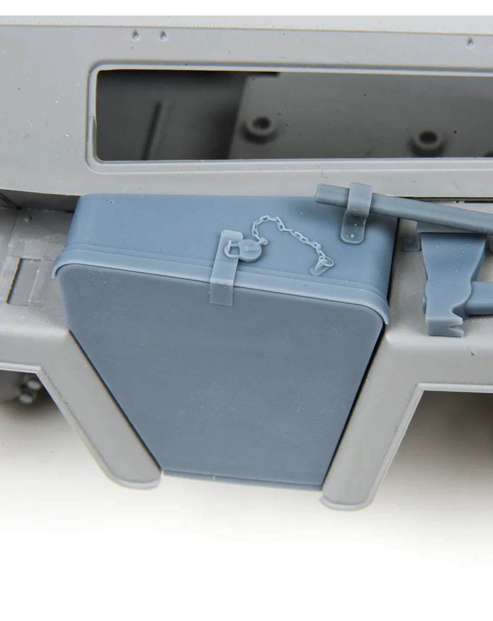 AFV Modeller 16254 Sd.Kfz.250 dettaglio 1/16 vano attrezzi