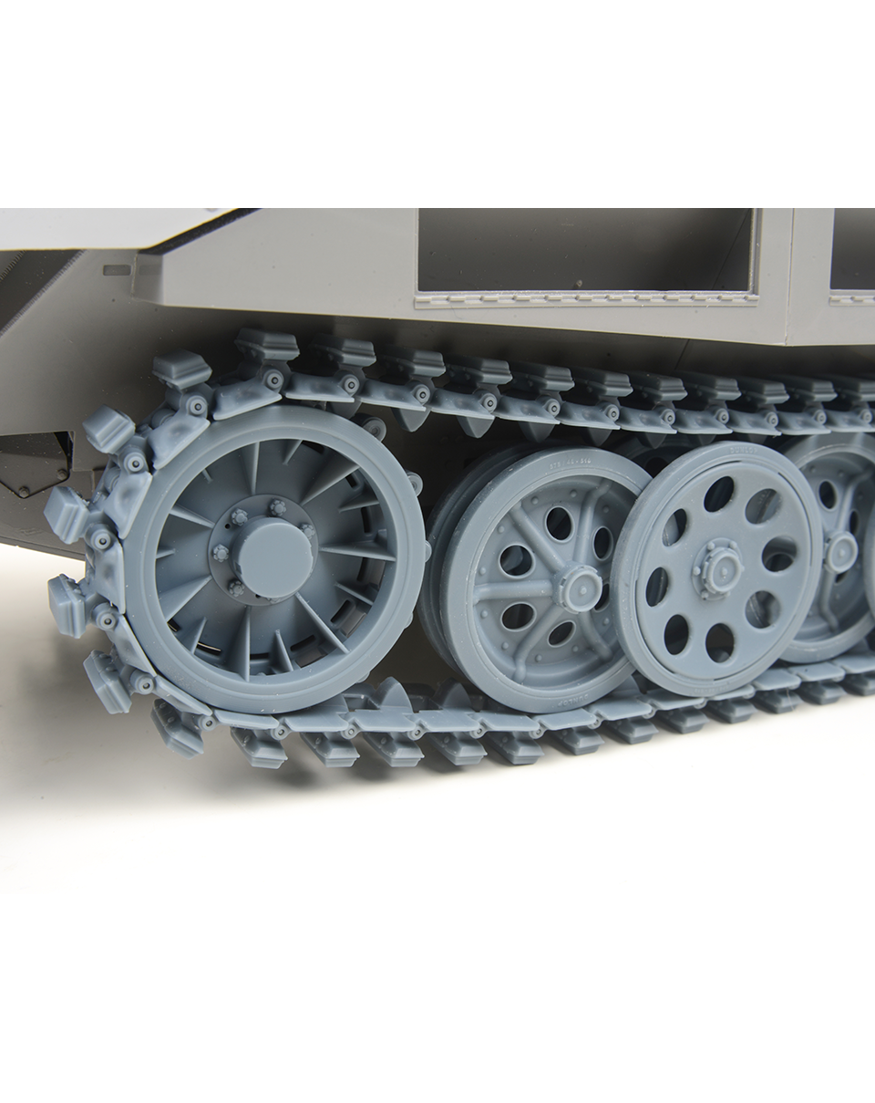 AFV Modeller 16212 Sd.Kfz.251 Mid cingoli 1:16 con rocchetti