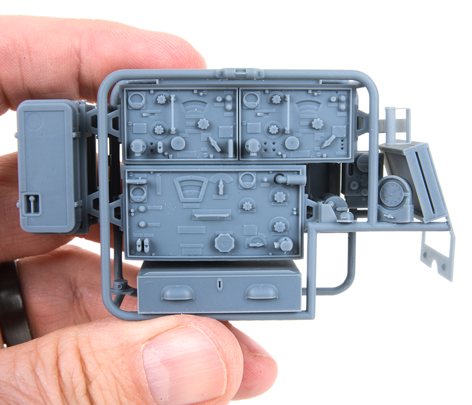 AFV Modeller 16358 Sd.Kfz. 250/3 Greif upgrade 1:16 radio