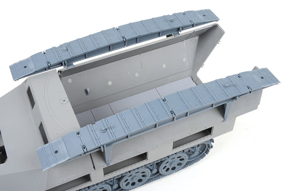 AFV Modeller 16336 Sd.Kfz. 251/7 kit dettaglio 1:16 ponte