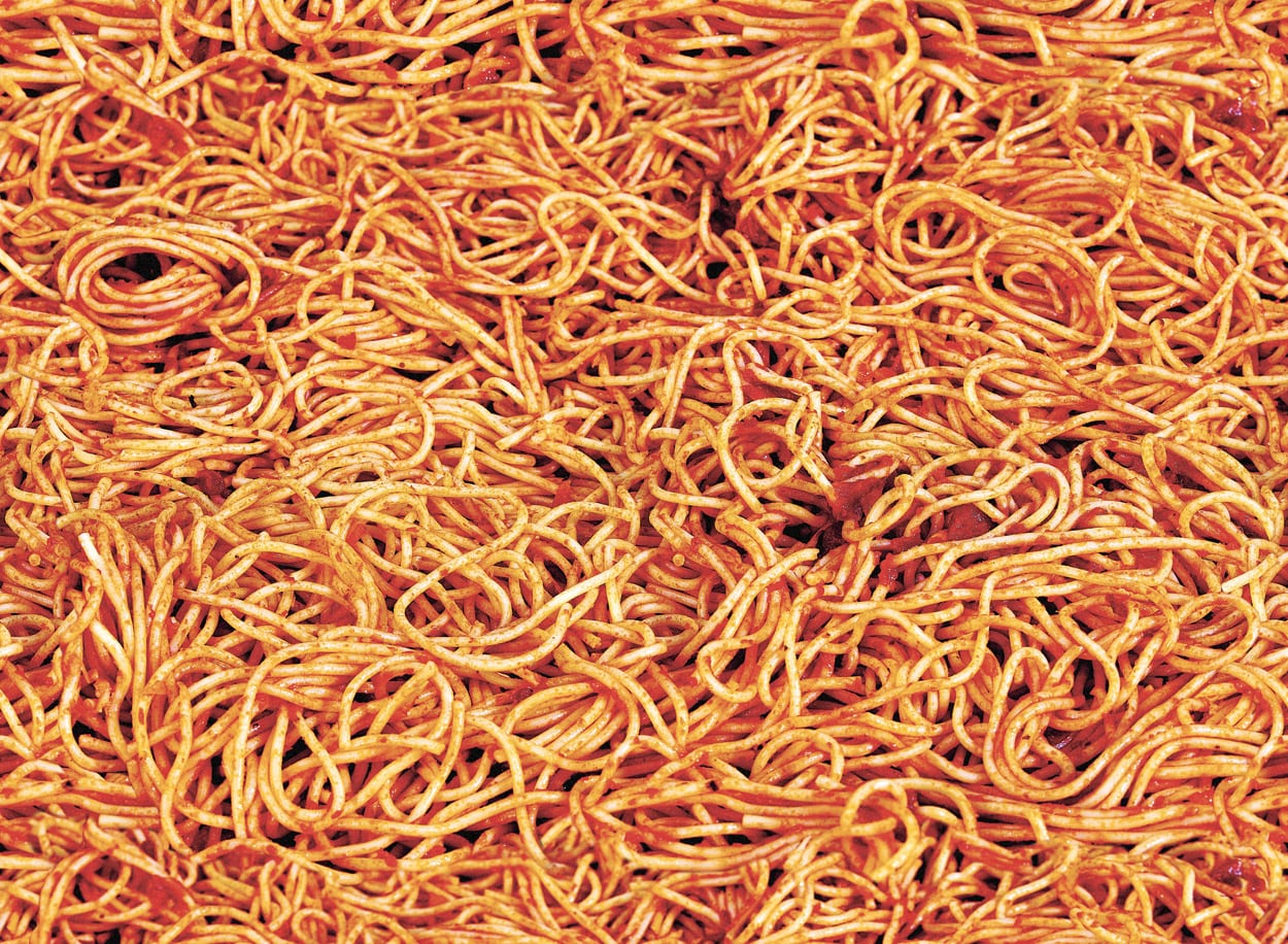 TOILETPAPER Luxury Shit Kitchen Confidential carta da parati Spaghetti 400x310 cm