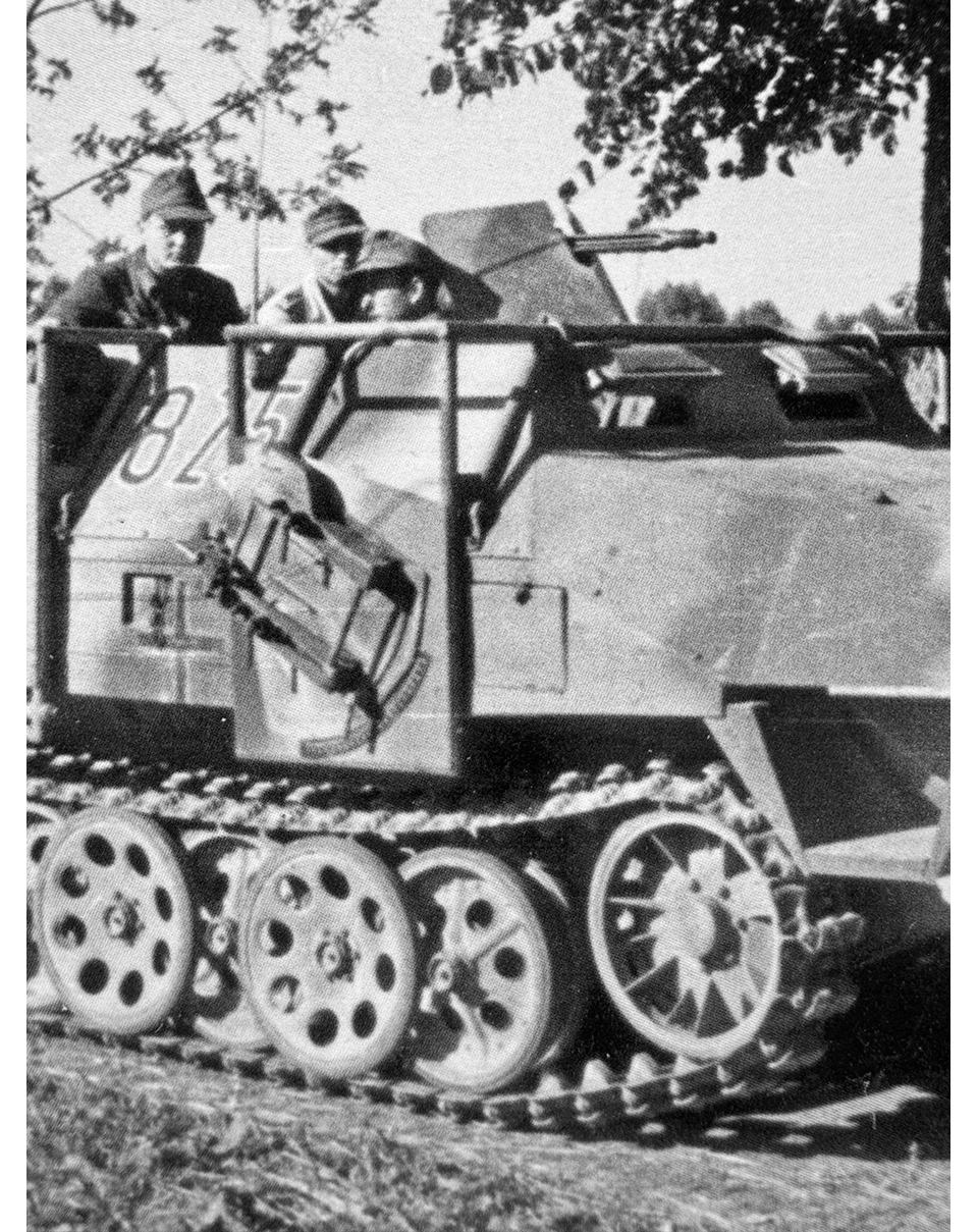 AFV Modeller 16210 Sd.Kfz.251 Late cingoli acciaio 1:16