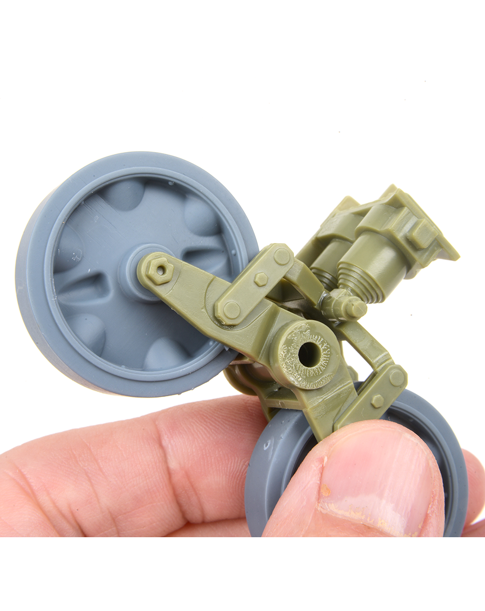 AFV Modeller 16265 M5 Stuart ruote pressate dettaglio 1:16