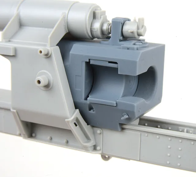 AFV Modeller 16348 1:16 Hummel Late s.FH18 Corrected Breech dettaglio