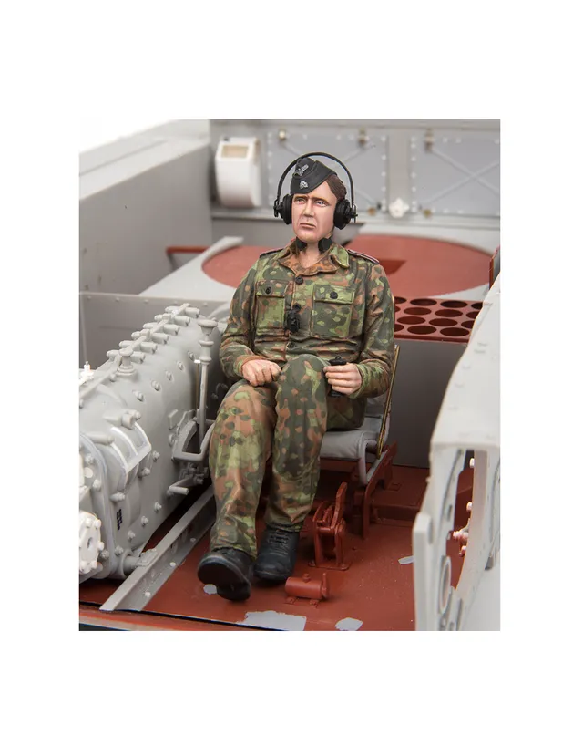 AFV Modeller Panzer IV Crew Driver 1:16 figura con cuffie