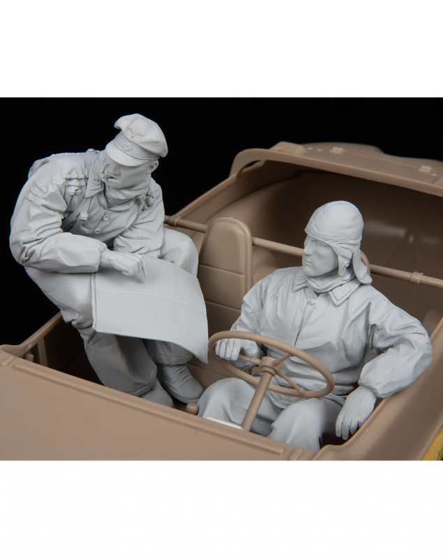 AFV Modeller Ardennes Schwimmwagen Crew figure 1:16
