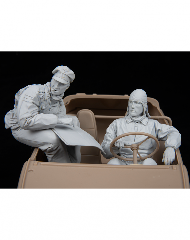 AFV Modeller Ardennes Schwimmwagen Crew figure 1:16