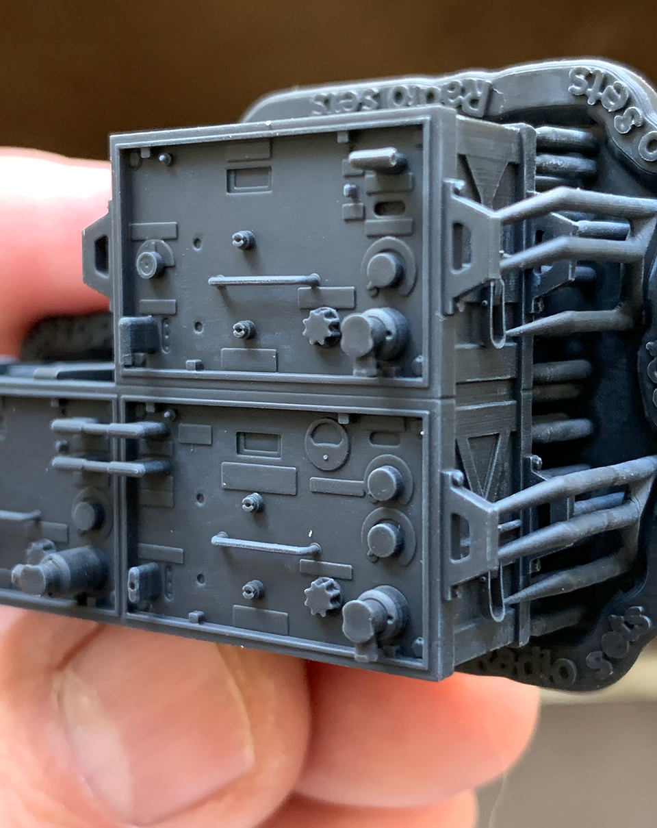 AFV Modeller King Tiger Radio Racks dettaglio 1:16