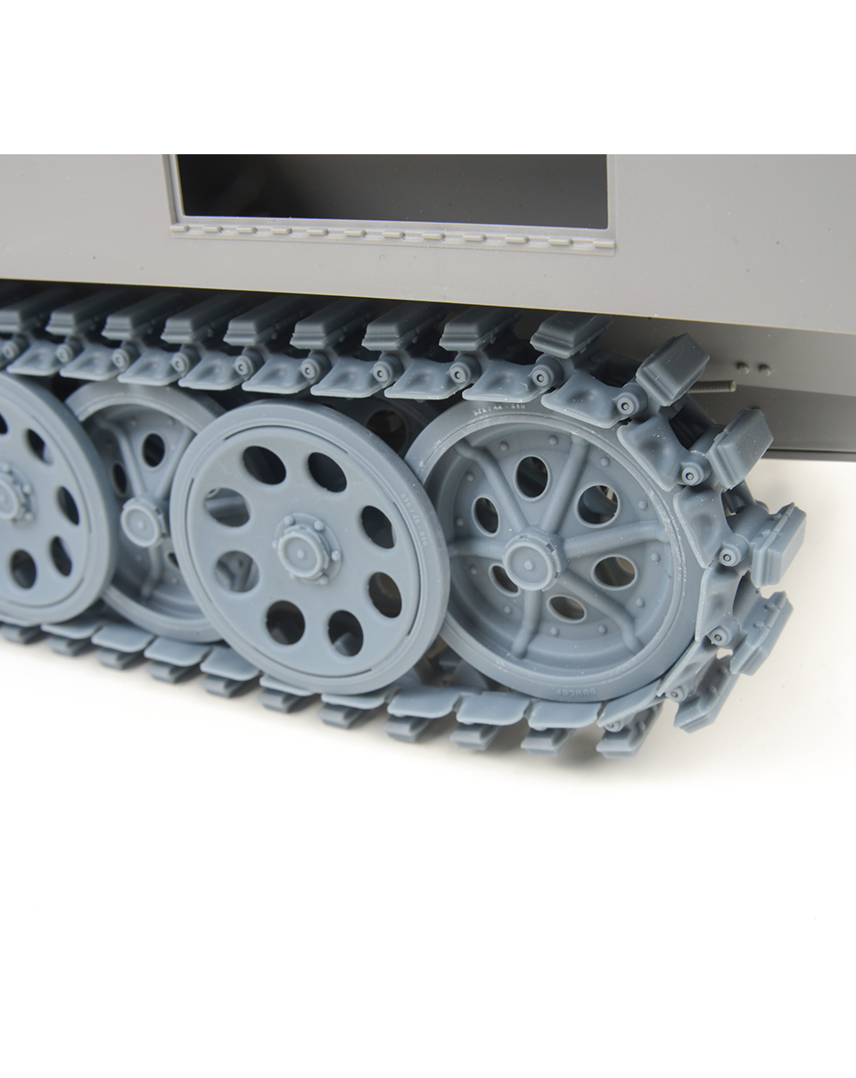 AFV Modeller 16212 Sd.Kfz.251 Mid cingoli 1:16 con rocchetti
